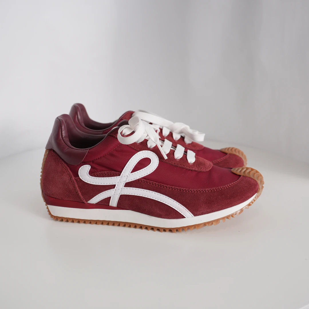 新款爆款春秋时尚通勤遛弯百搭复古休闲运动鞋经典低帮女款鞋子