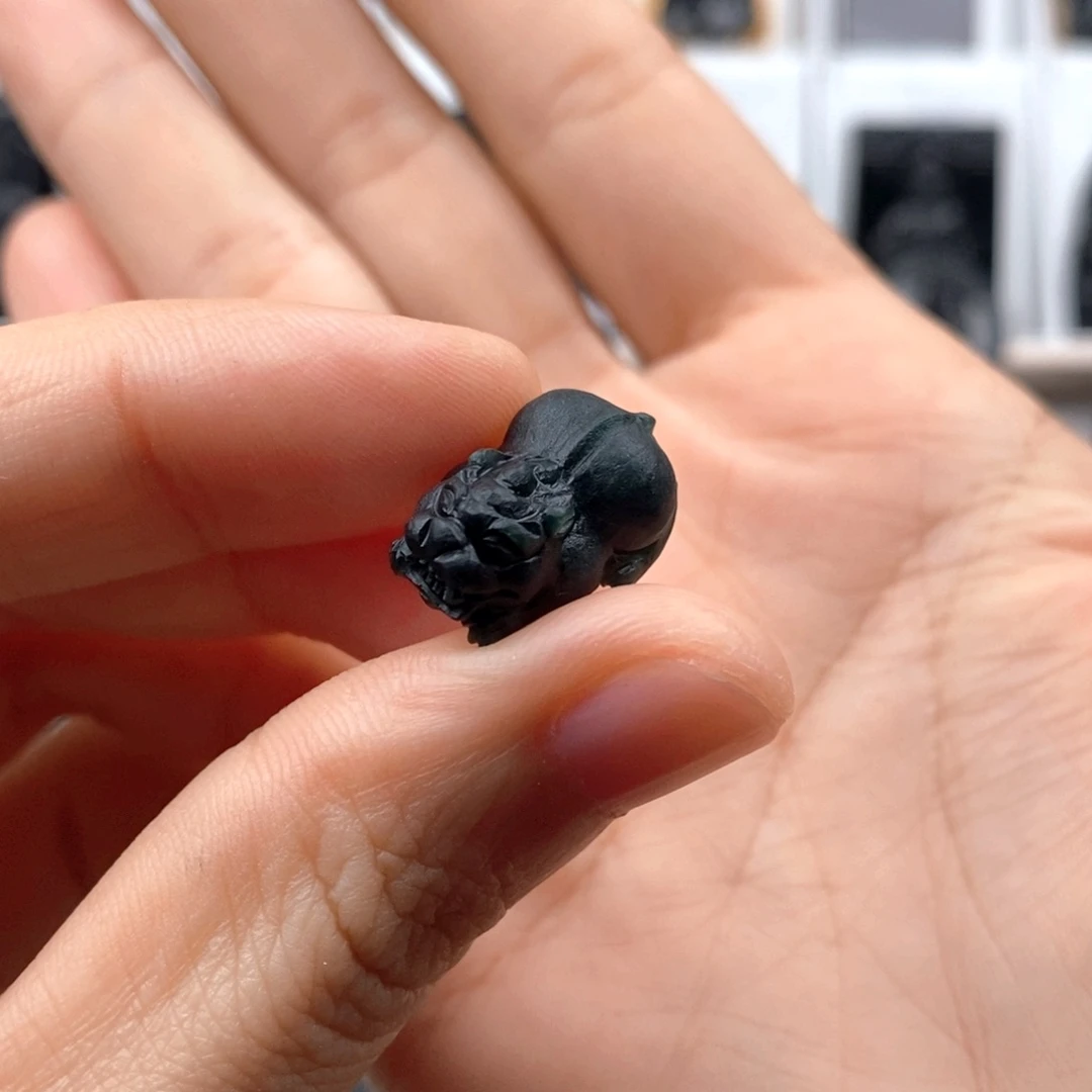 颈饰未镶嵌翡翠貔貅