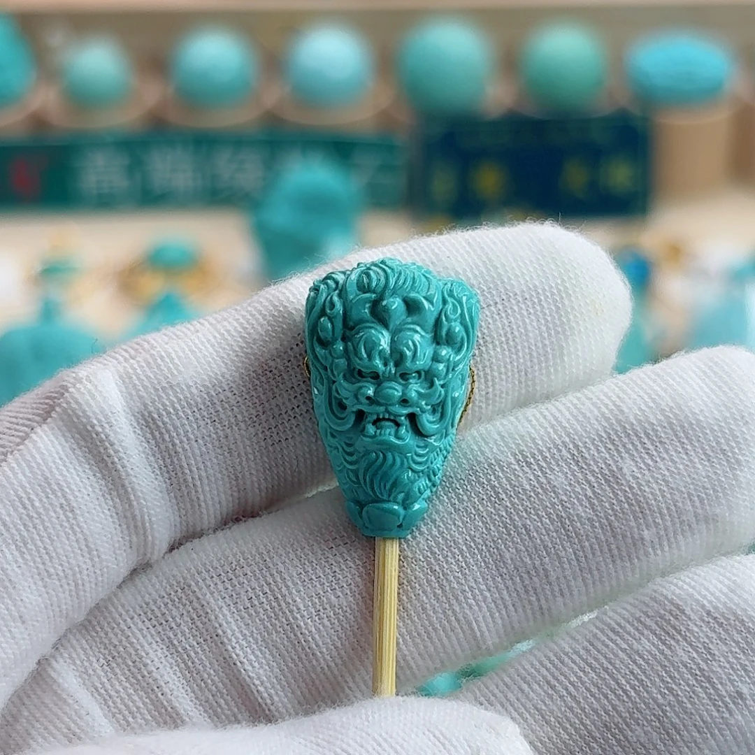 绿松石未镶嵌珠宝奇石