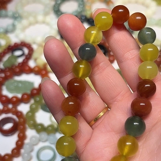 蛇纹石玉未镶嵌手持