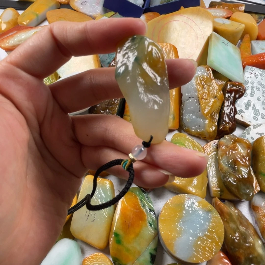 【闪购商品】翡翠未镶嵌颈饰翡翠