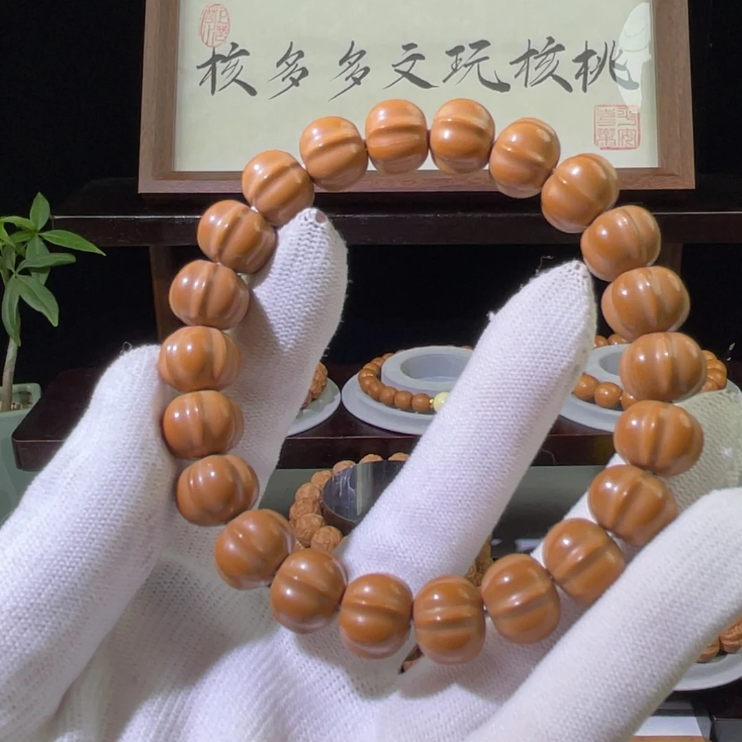 爱****吊坠猴头核桃高抛鲨鱼背