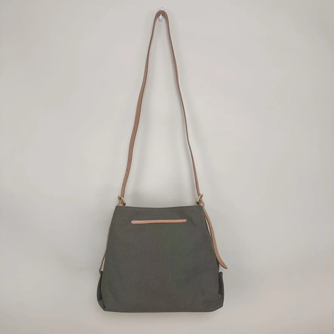 水桶型街头8120CY潮流黑色拉链单肩包水波纹休闲手拎包桶包