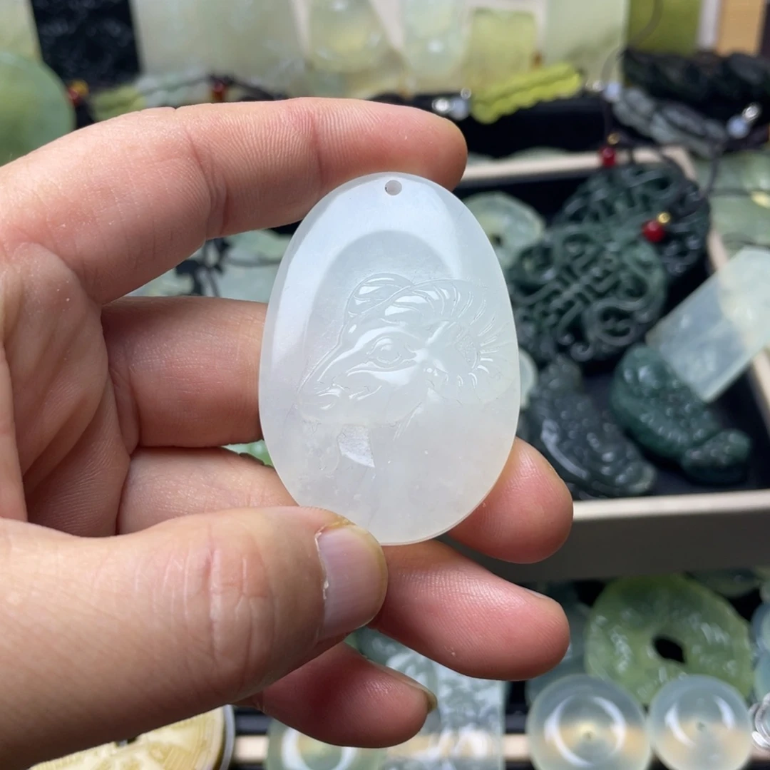 未镶嵌蛇纹石玉颈饰