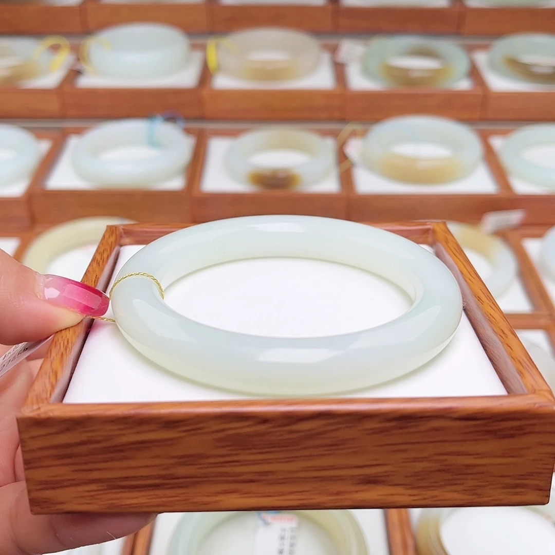 和田玉手镯未镶嵌58.6