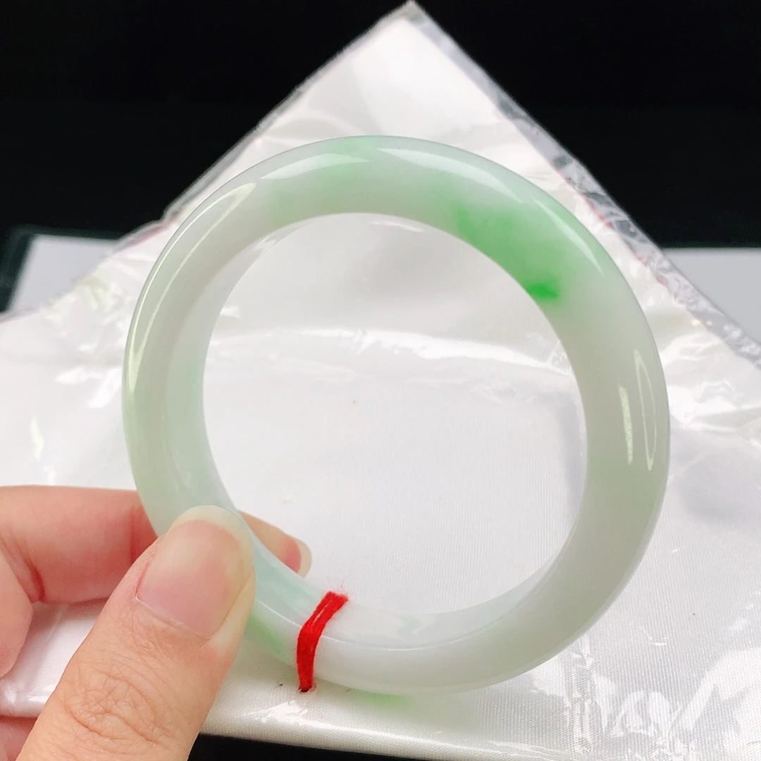 翡翠手镯未镶嵌55+圈