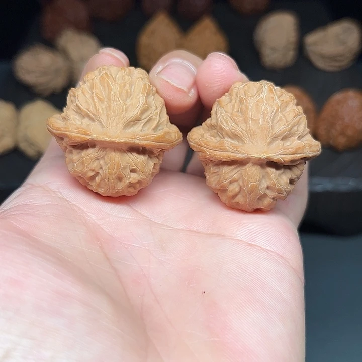 把件文玩核桃红皮宫灯 40