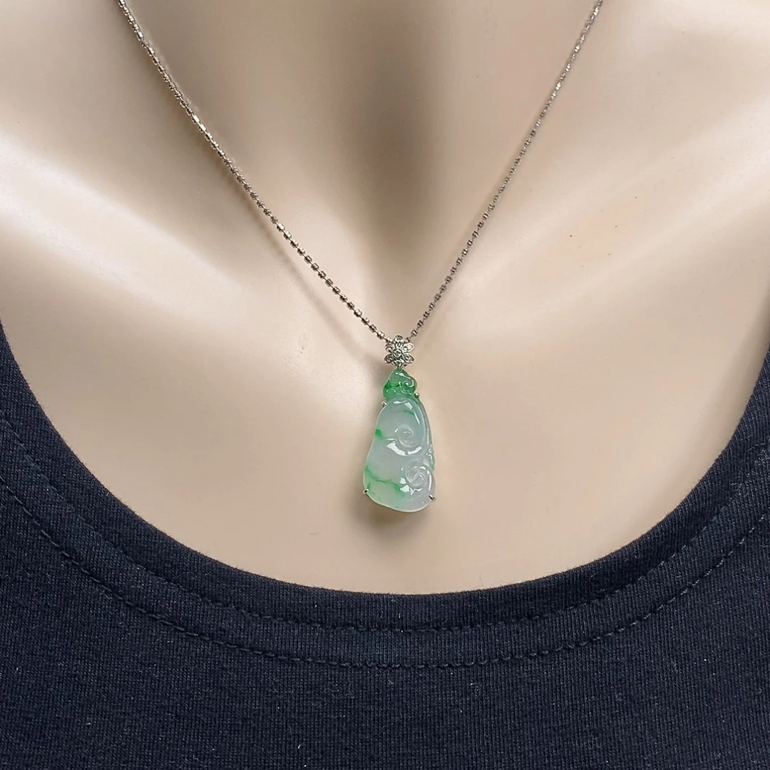 翡翠18K金镶嵌吊坠(赠链)