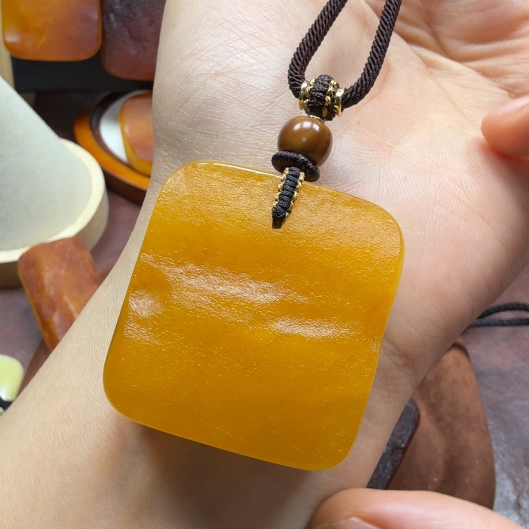 未镶嵌吊坠(赠链)琥珀