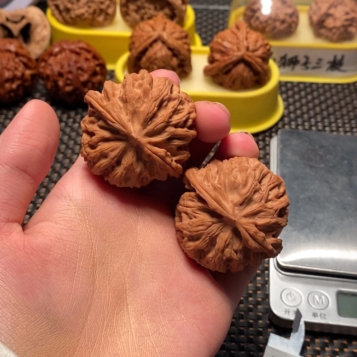 文玩核桃吊坠44苹果园