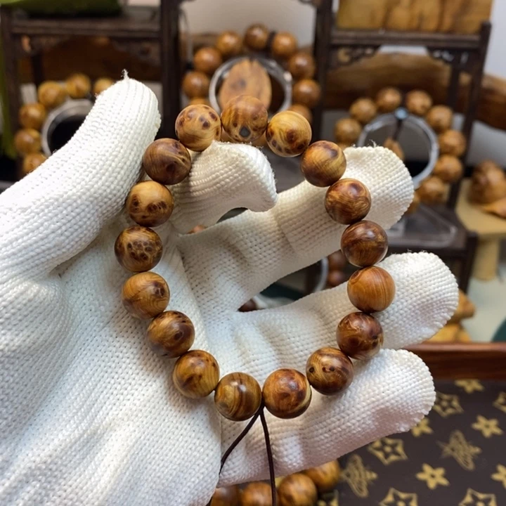 柏木灬***灬太行崖柏1.2瘤疤碳化