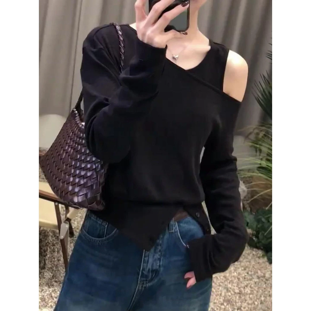 深巧克力黑咖调早秋设计感斜肩露肩长袖上衣叠穿吊带背心两件套装