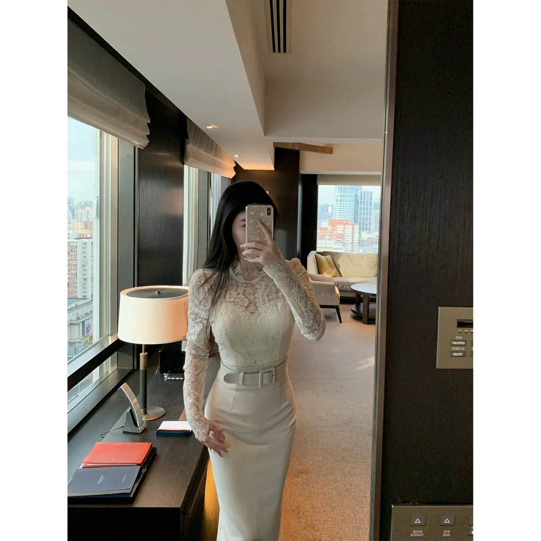 THESWAN司凰轻奢江南区姐姐圆领蕾丝上衣+修身梨形身材包臀半身裙