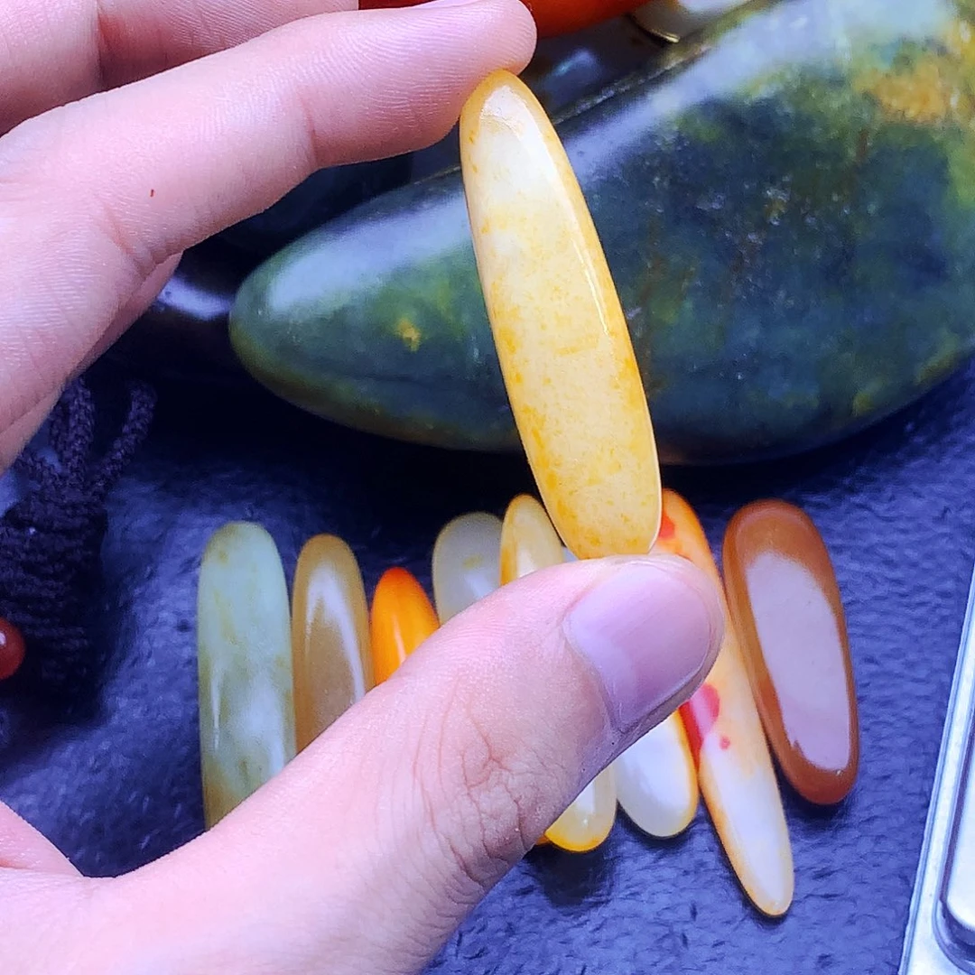 荣***哥和田玉未镶嵌挂件