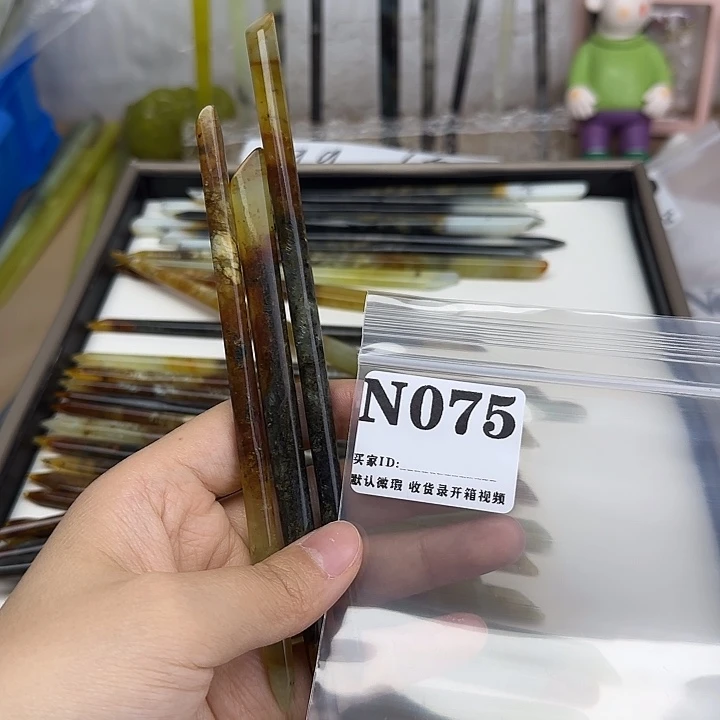 荼***蘼蛇纹石玉合金发饰