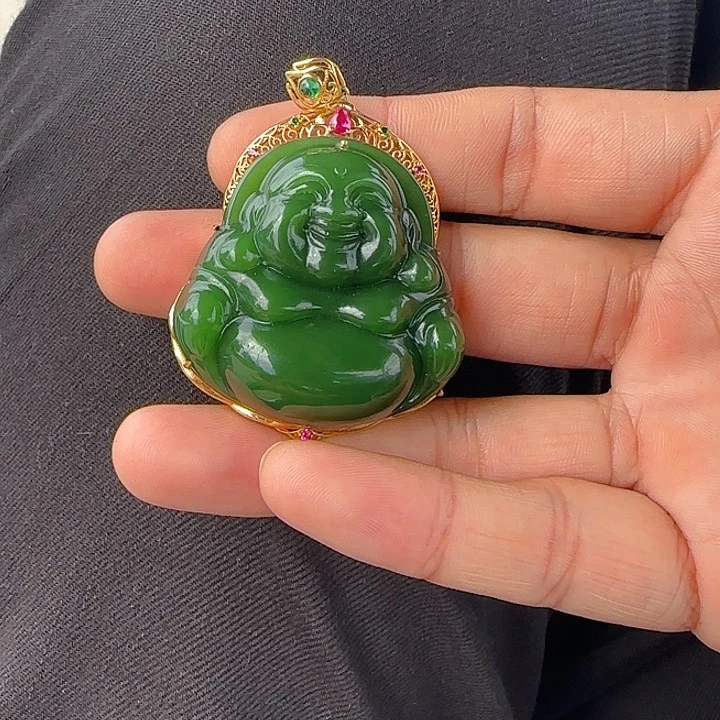 颈饰18K金镶嵌和田玉