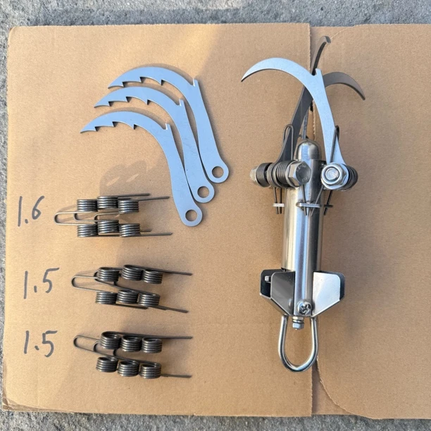 高端版飞虎爪折叠式抓取工具(包含2种爪片)