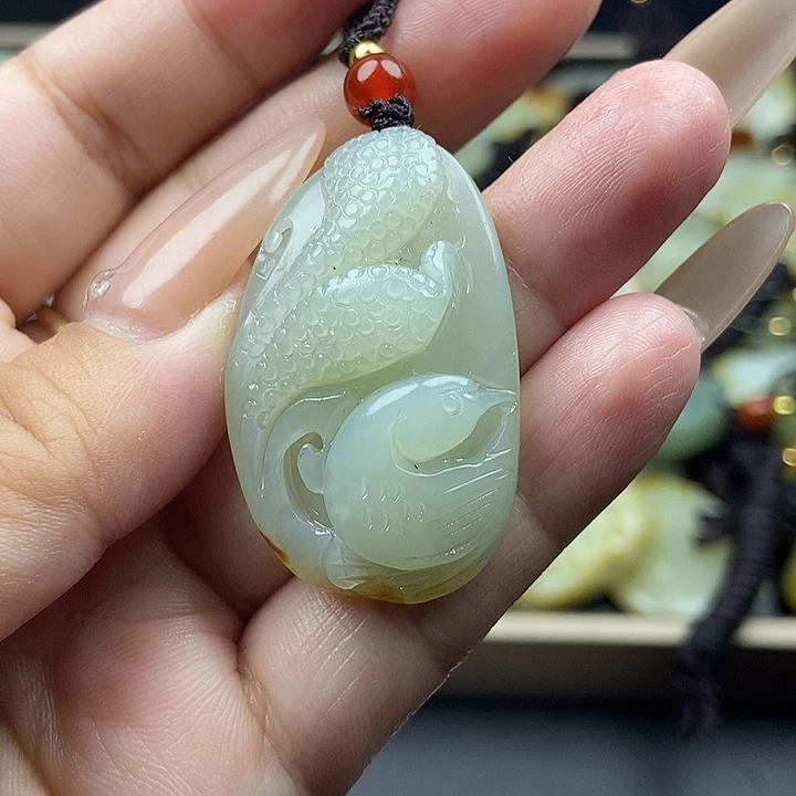 和田玉未镶嵌颈饰