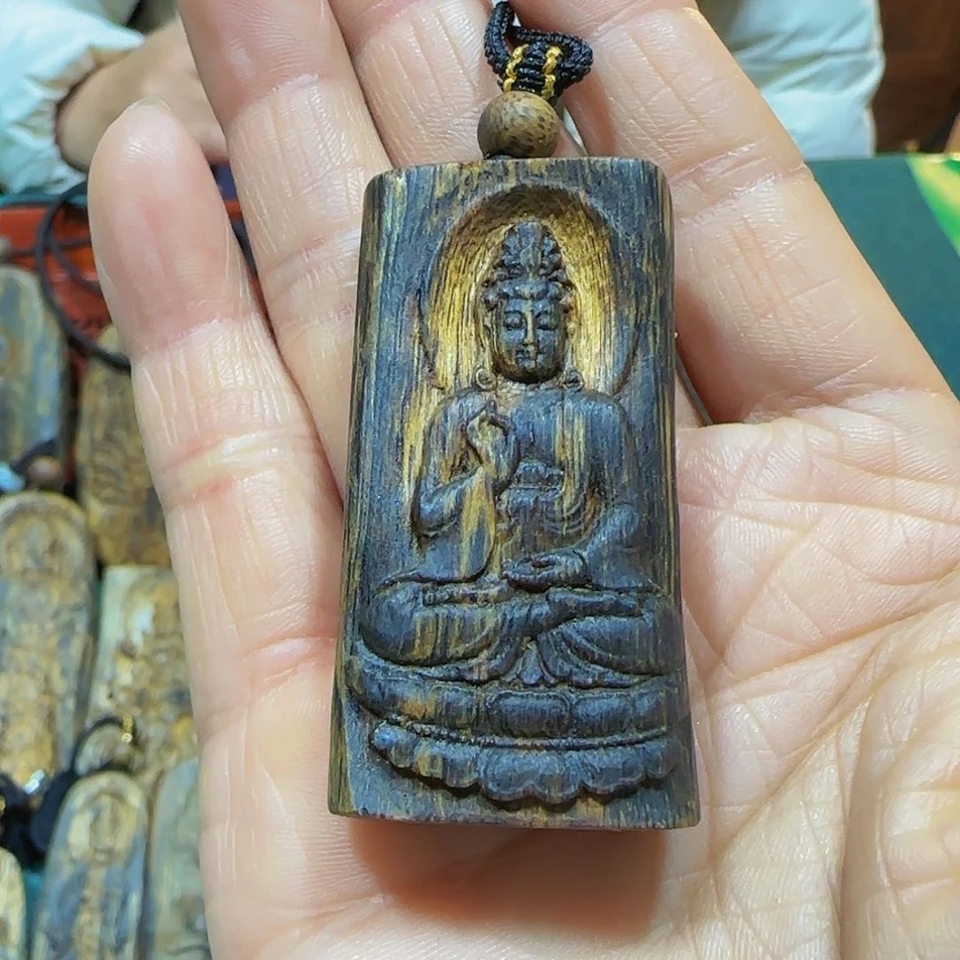 沉香吊坠海南白奇乌身老料雕刻观音吊坠带绳