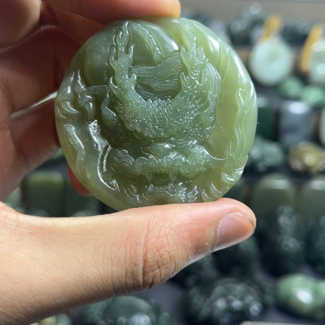 不***末和田玉未镶嵌颈饰
