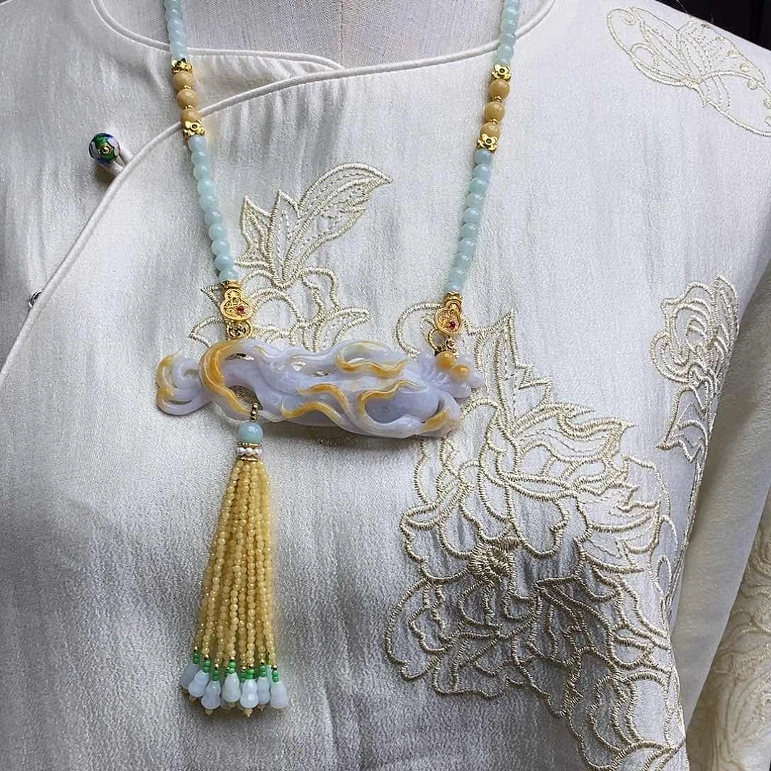 翡翠颈饰未镶嵌天然