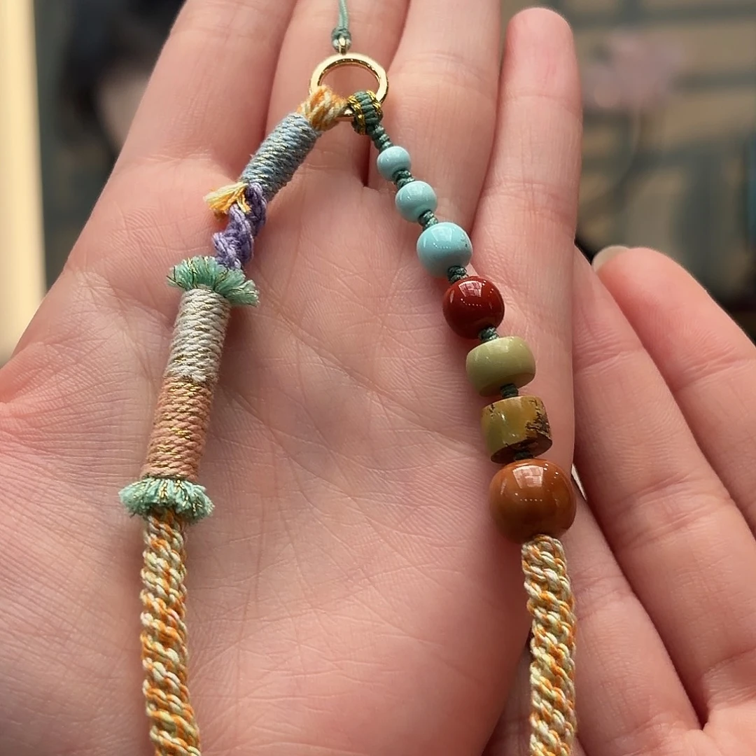 绿松石未镶嵌颈饰