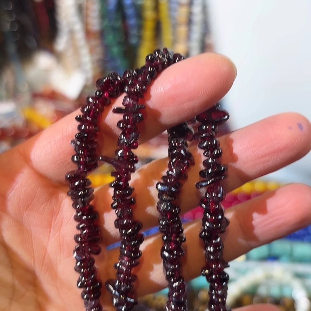 玛瑙/玉髓未镶嵌珠宝半成品石榴石碎石一条75cm