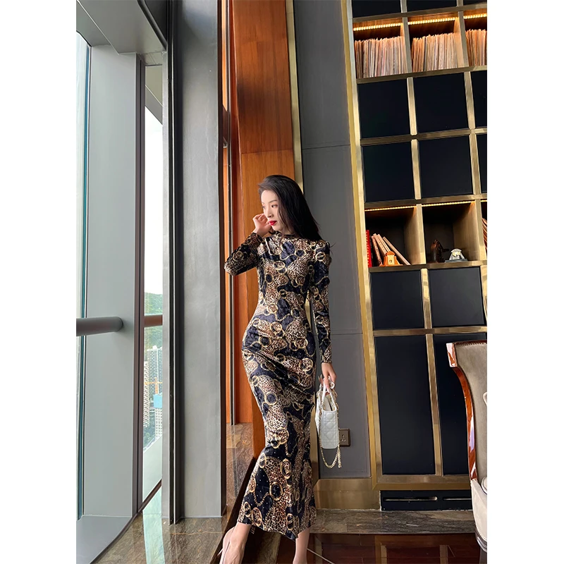 尤克菲儿原创设计印花圆领轻奢长裙复古高腰气质连衣裙