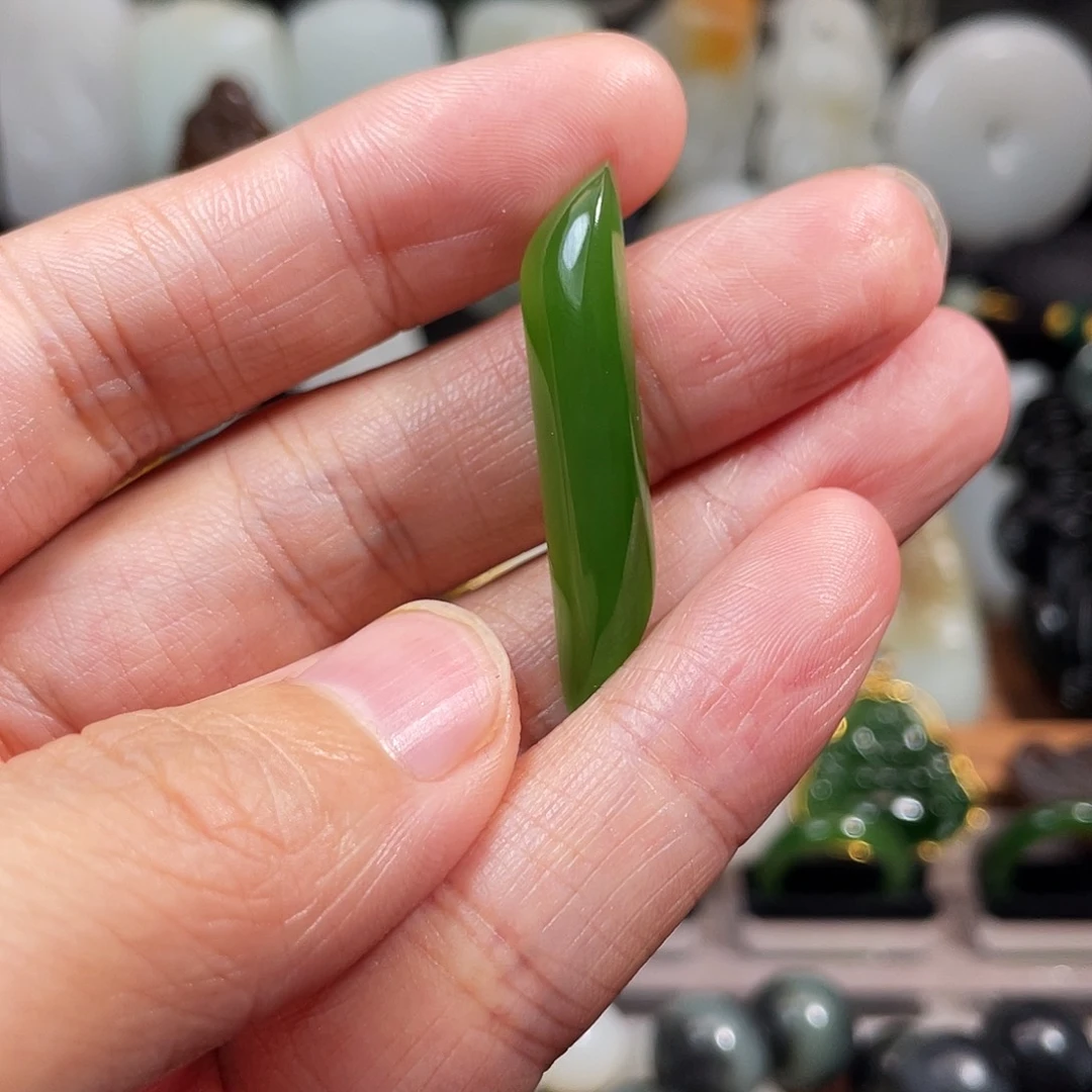 火***火和田玉未镶嵌颈饰