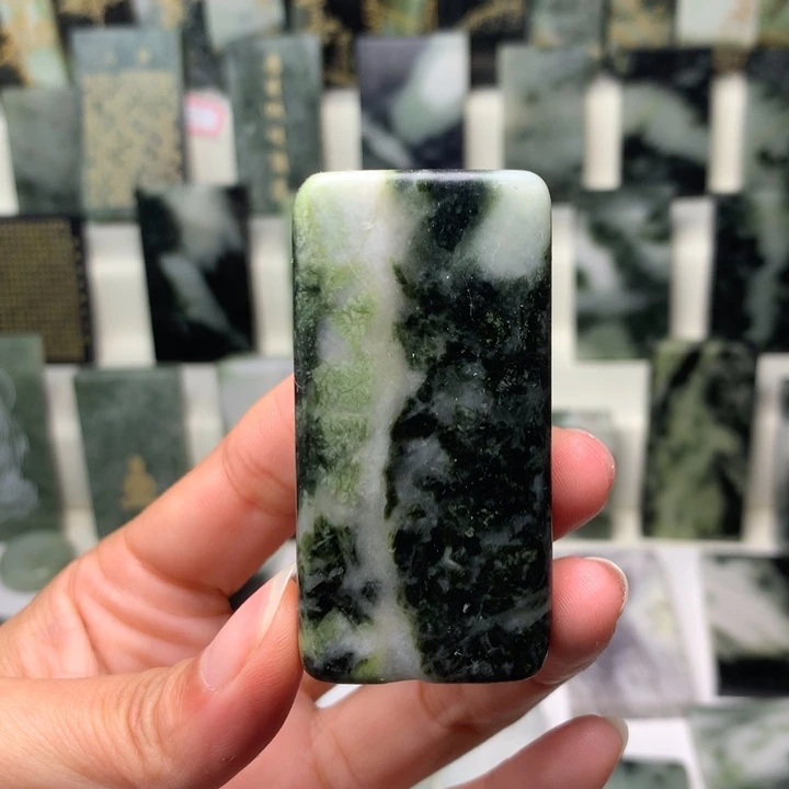 独山玉颈饰未镶嵌豁***客