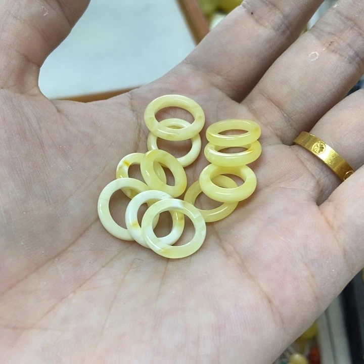 未镶嵌蜜蜡裸石多样性发货其一