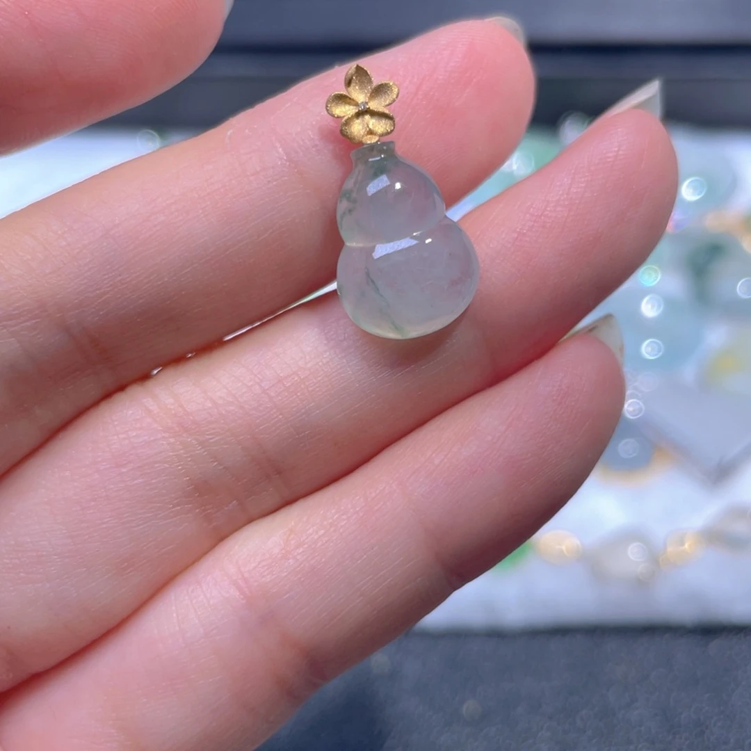 翡翠18K金镶嵌颈饰翡翠