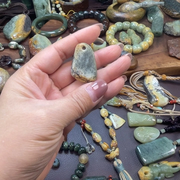 岫岩河磨玉（透闪石质玉）未镶嵌珠宝半成品