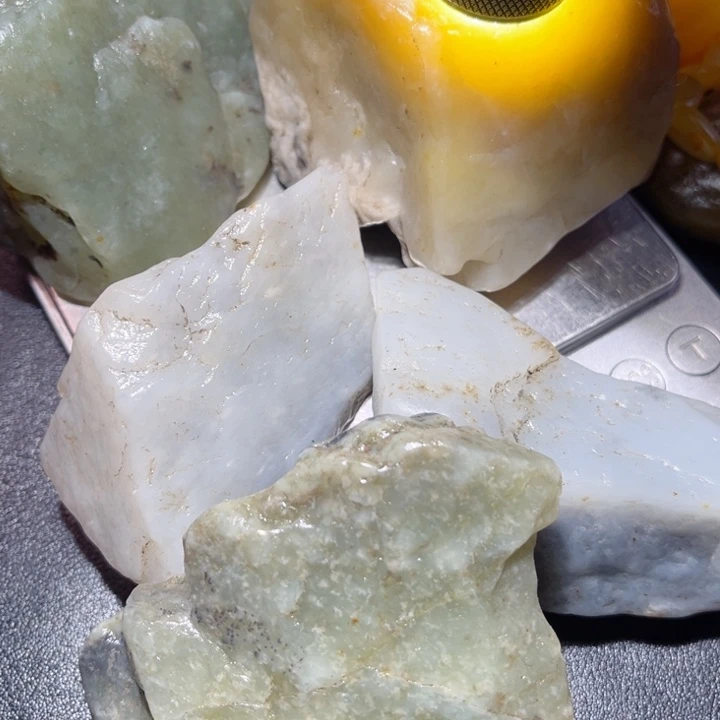 和田玉未镶嵌珠宝奇石