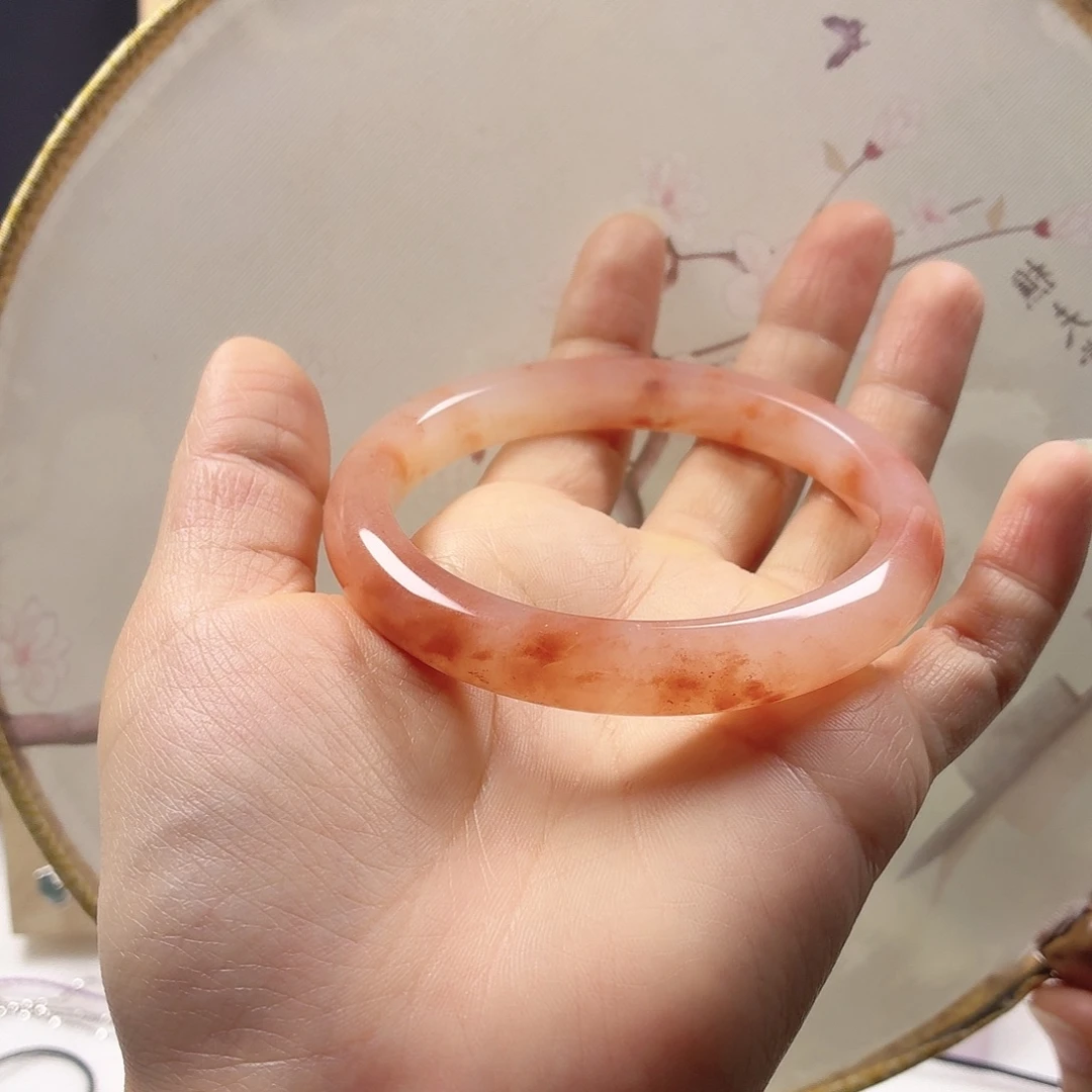 月***睡石英质玉未镶嵌手镯