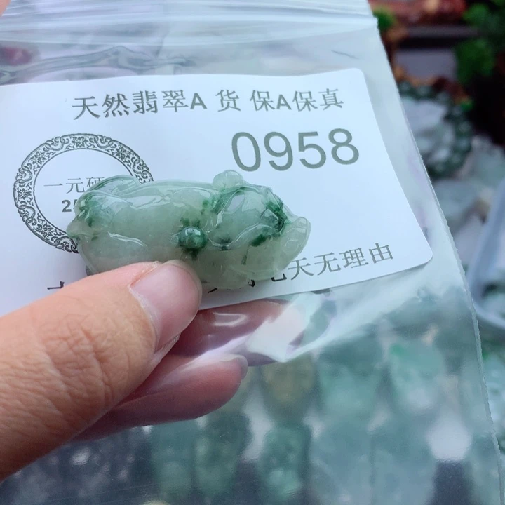 吊坠(不含链)未镶嵌翡翠