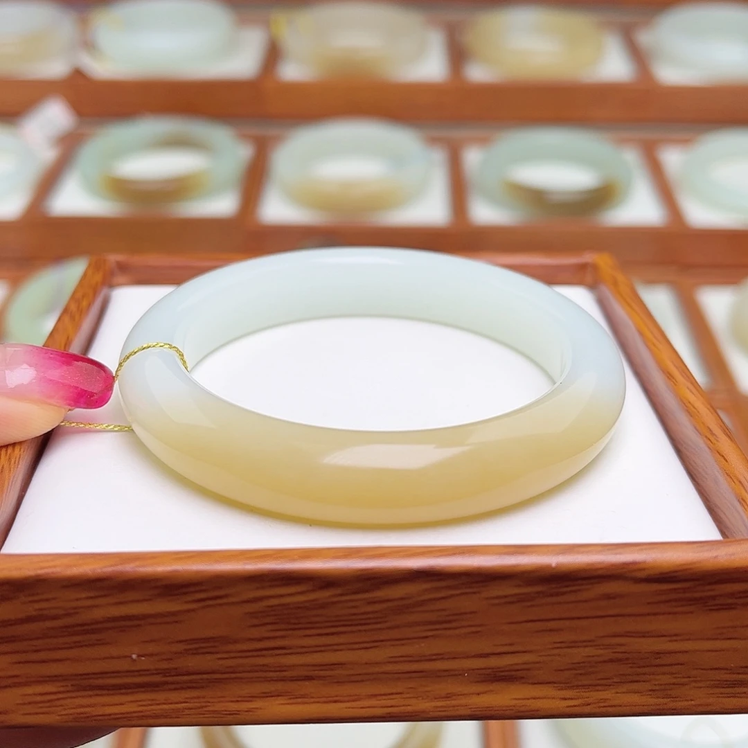 和田玉手镯未镶嵌55.8