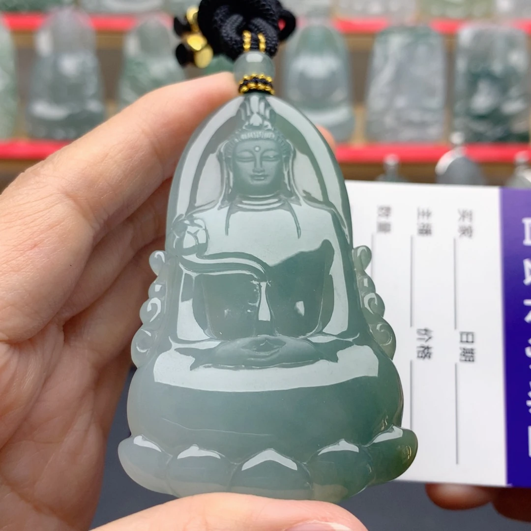 翡翠未镶嵌颈饰素衣