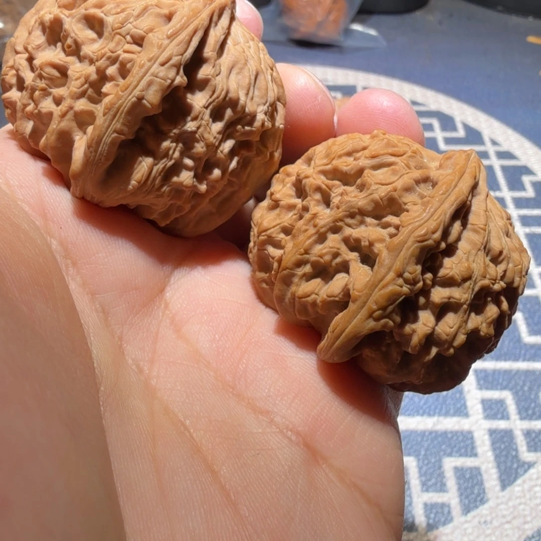 把件文玩核桃三角白