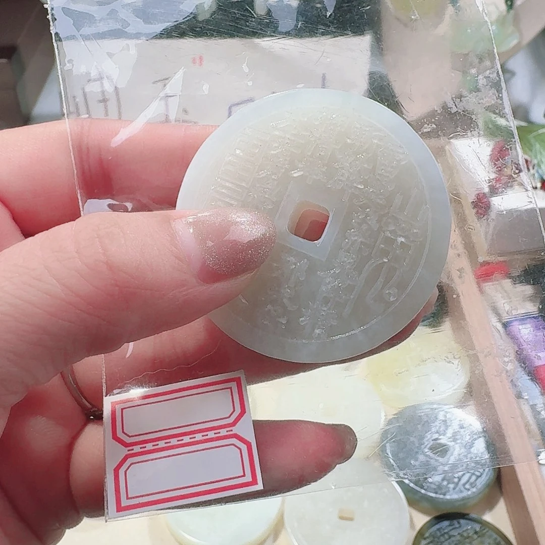 蛇纹石玉颈饰合金精美礼品