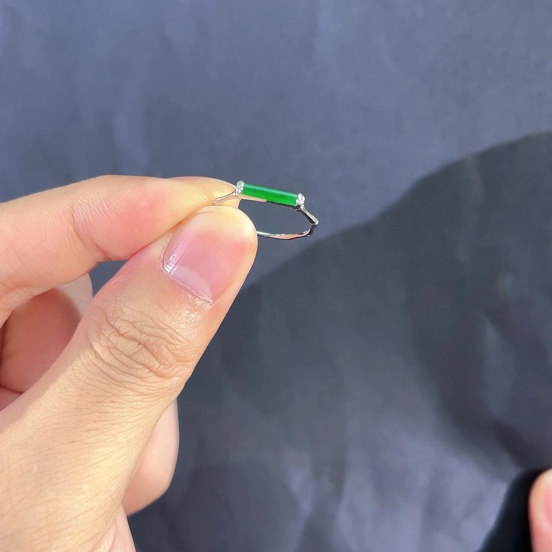 翡翠18K金镶嵌戒指多人不退不换