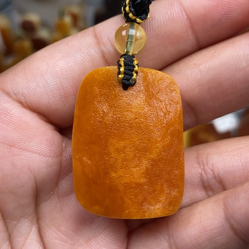 【闪购商品】琥珀颈饰未镶嵌