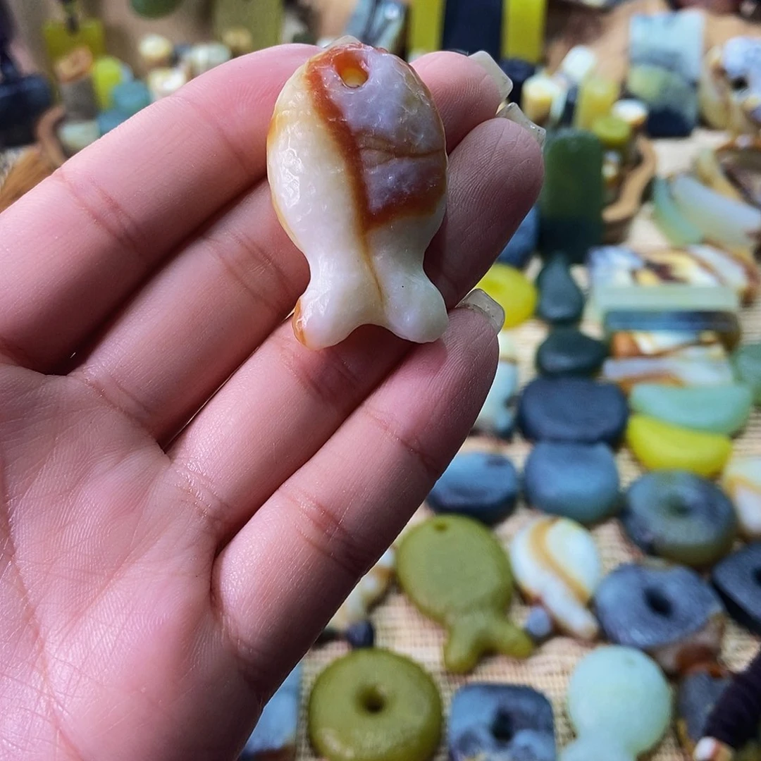 未镶嵌蛇纹石玉挂件