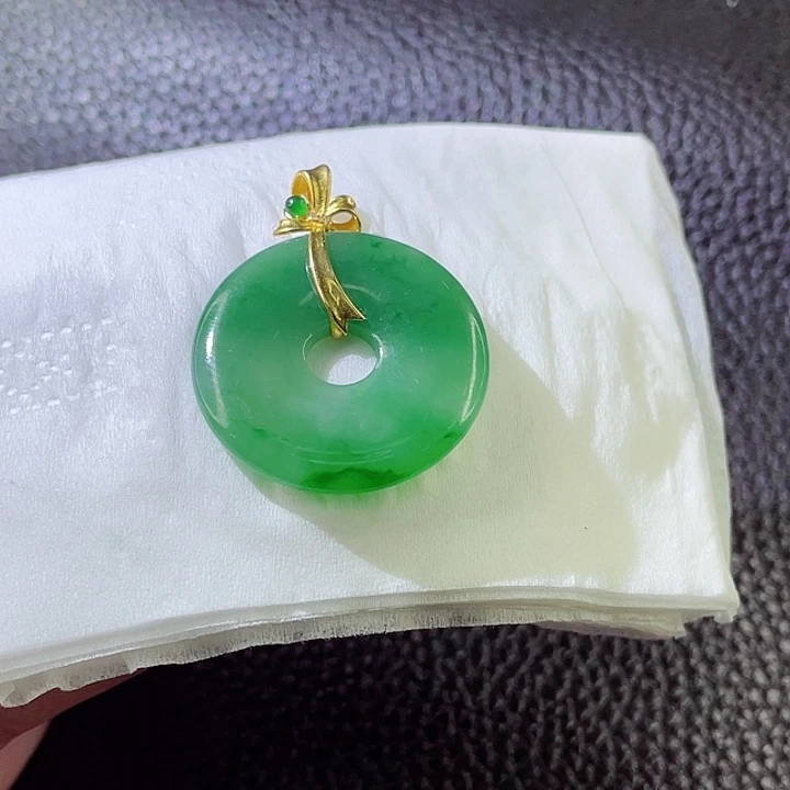 翡翠颈饰18K金镶嵌千*翡翠