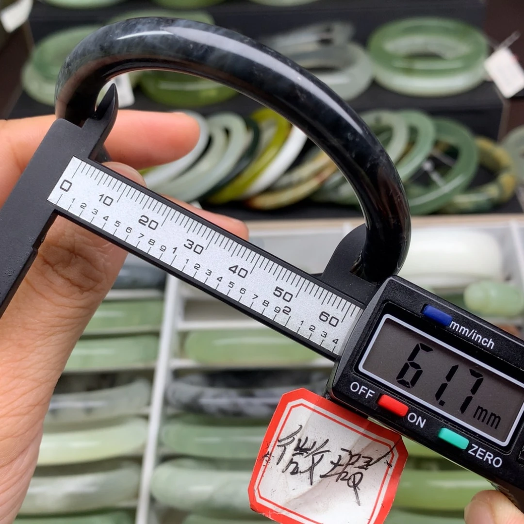 蛇纹石玉未镶嵌手镯699