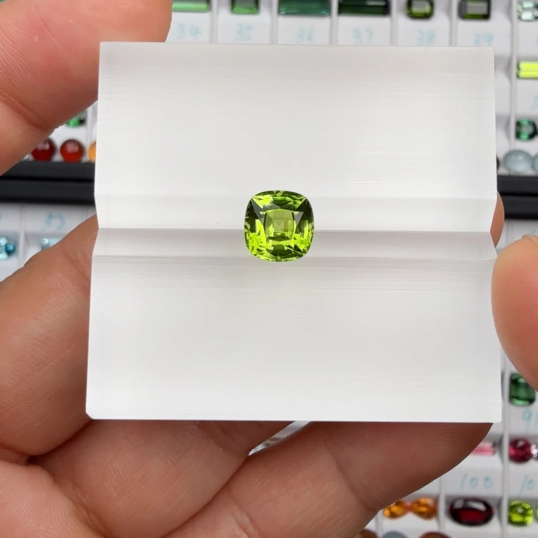 未镶嵌橄榄石笔搁天然2.23克拉