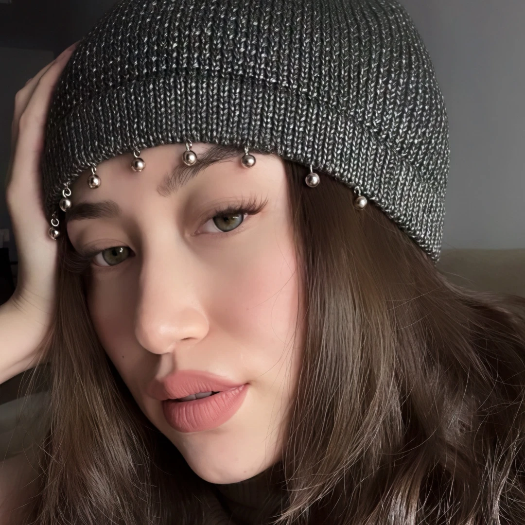 小众钉珠流苏针织帽