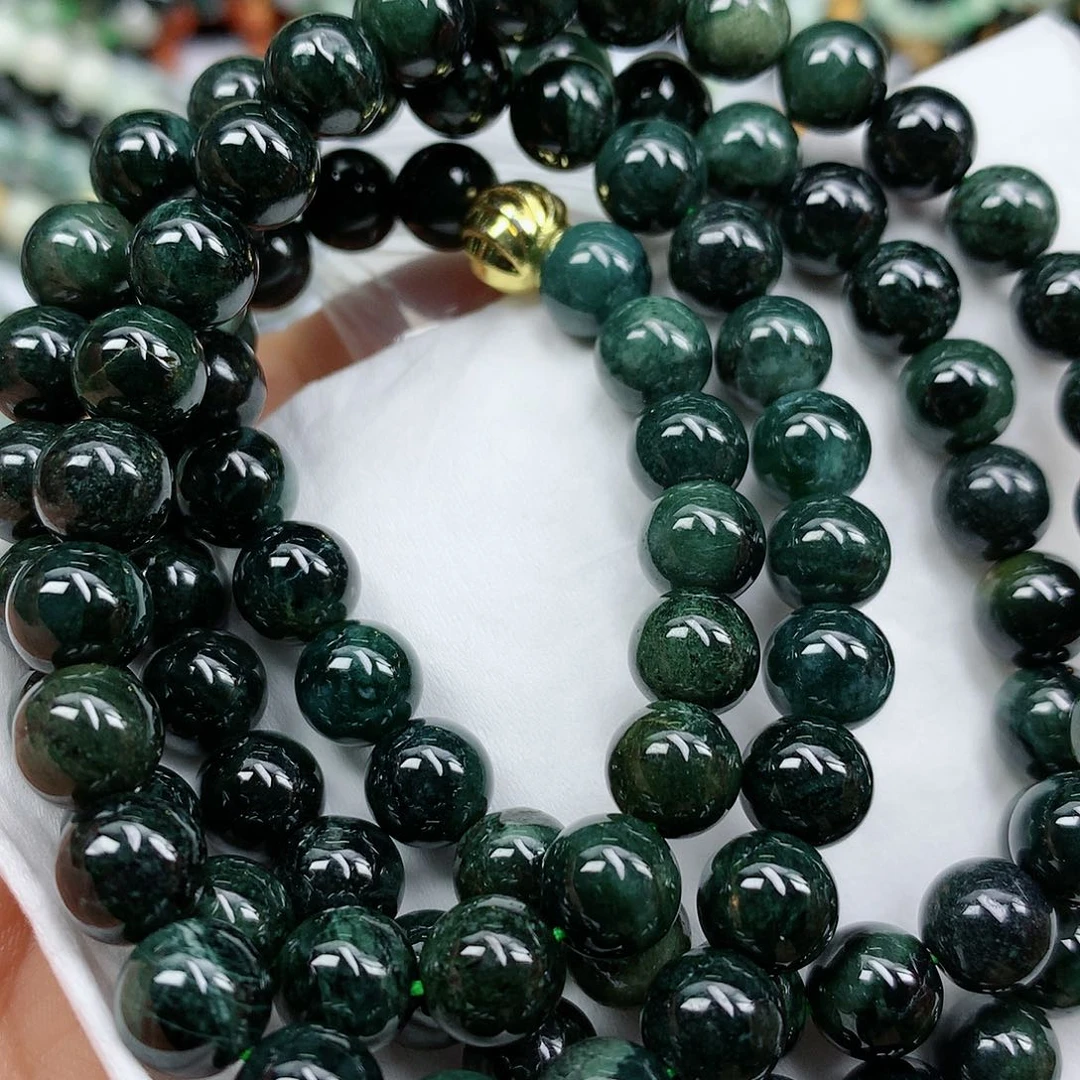 翡翠颈饰未镶嵌手串