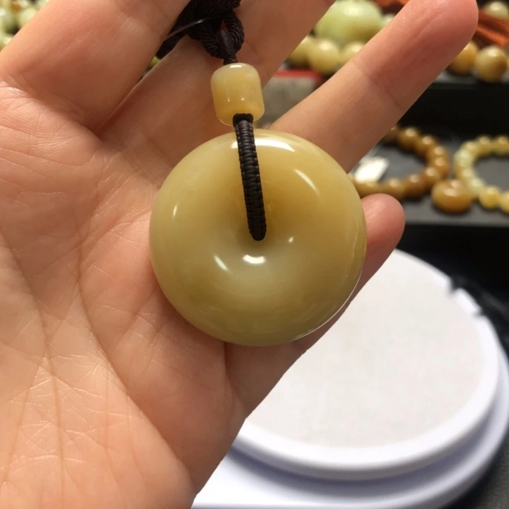 和田玉吊坠未镶嵌