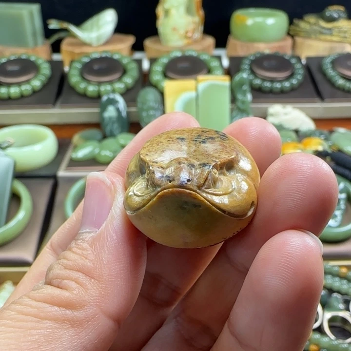 岫岩河磨玉（透闪石质玉）未镶嵌颈饰